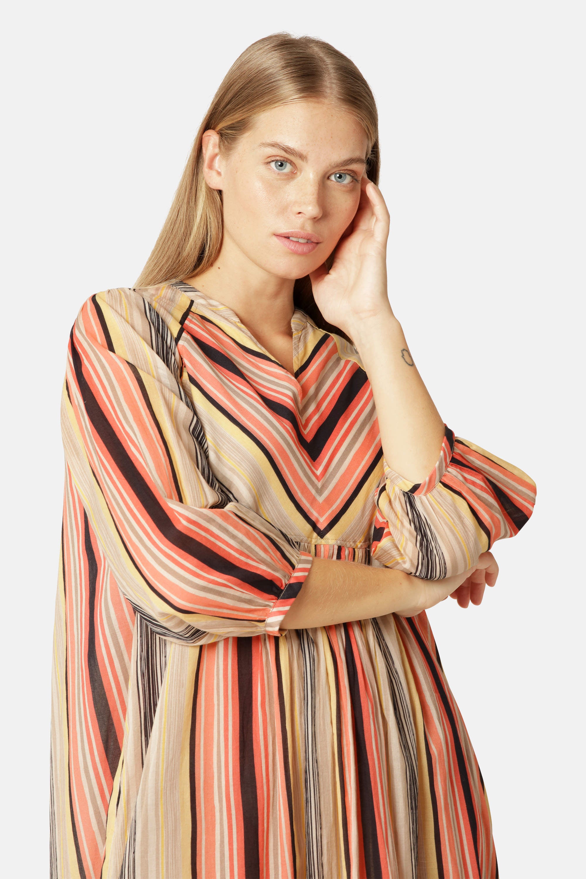 Lang Kjole med Ballongermer Pintuck - Red Organic Stripe